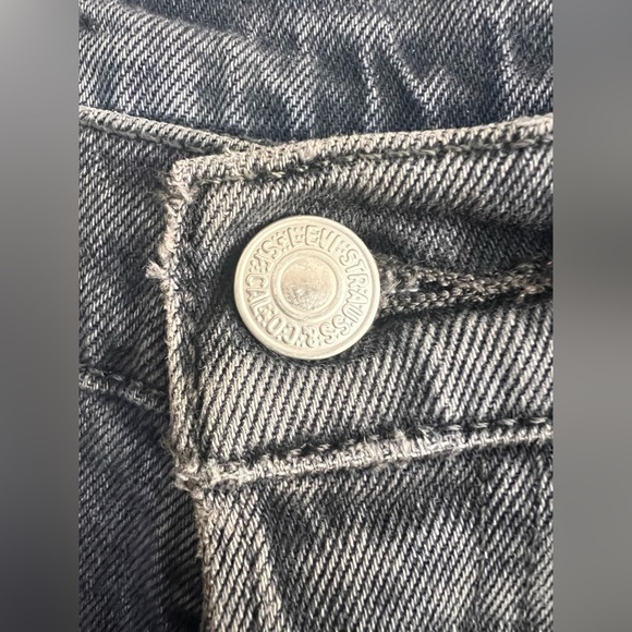 Levi’s 501 Cropped Women’s Jeans - Picture 9 of 9